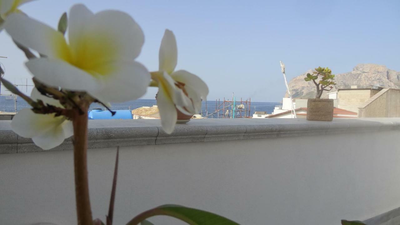 Home Holiday Sicily Изола-делле-Феммине Экстерьер фото